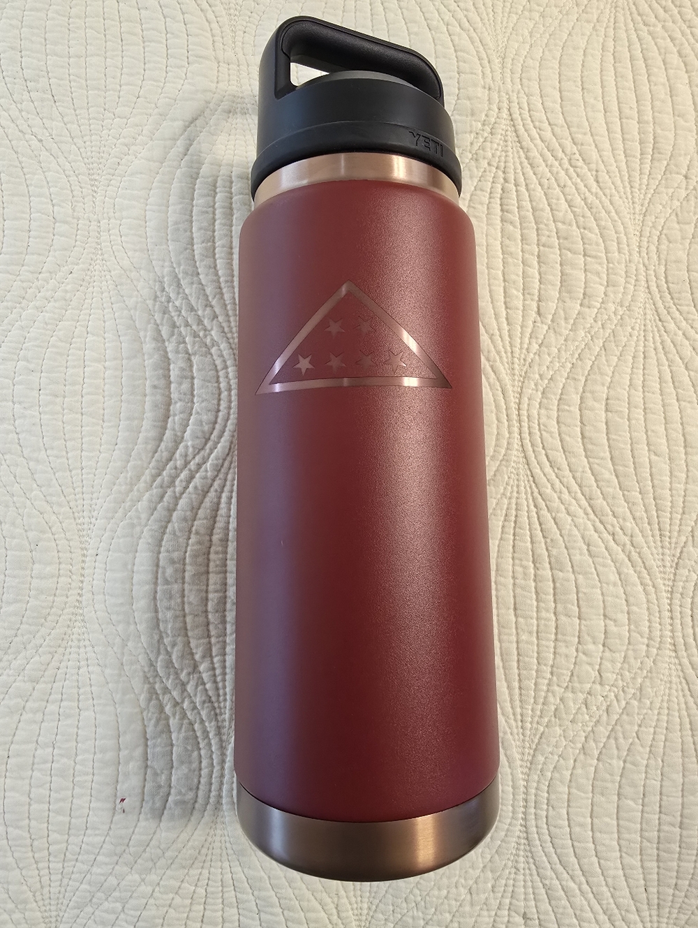 NWT Yeti Limited Edition Folds Of Honor Rambler With Chug Cap, 26 Oz